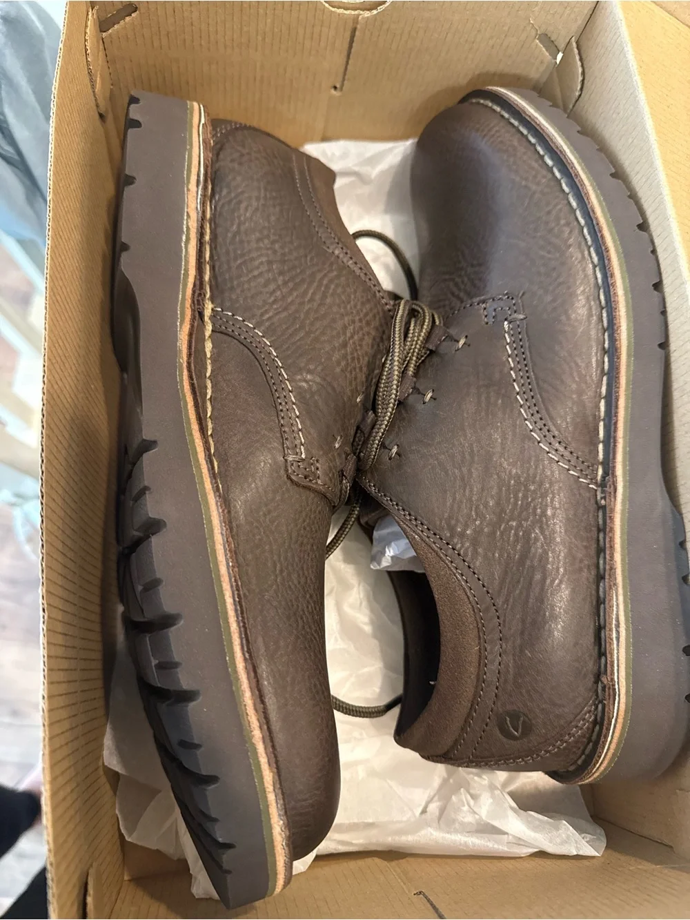 Clarks Men's Brown Leather Lace-Up Oxfords (new never worn)